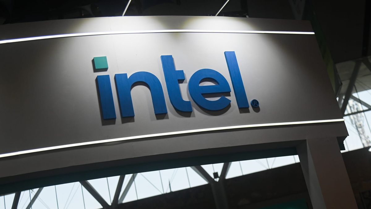 Intel stock drops 14% as manufacturing troubles overshadow earnings beat