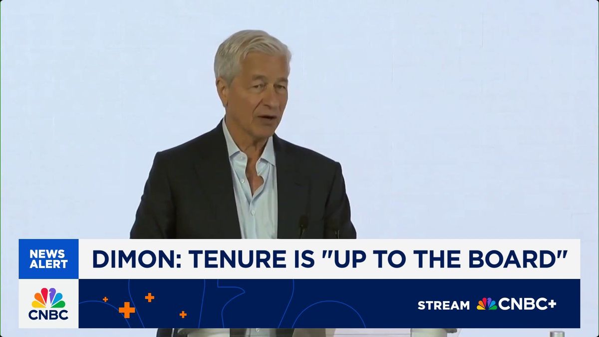 JPMorgan CEO Jamie Dimon says the bank will let clients buy bitcoin 2 Jamie Dimon: Tenure is 'up to the board'
