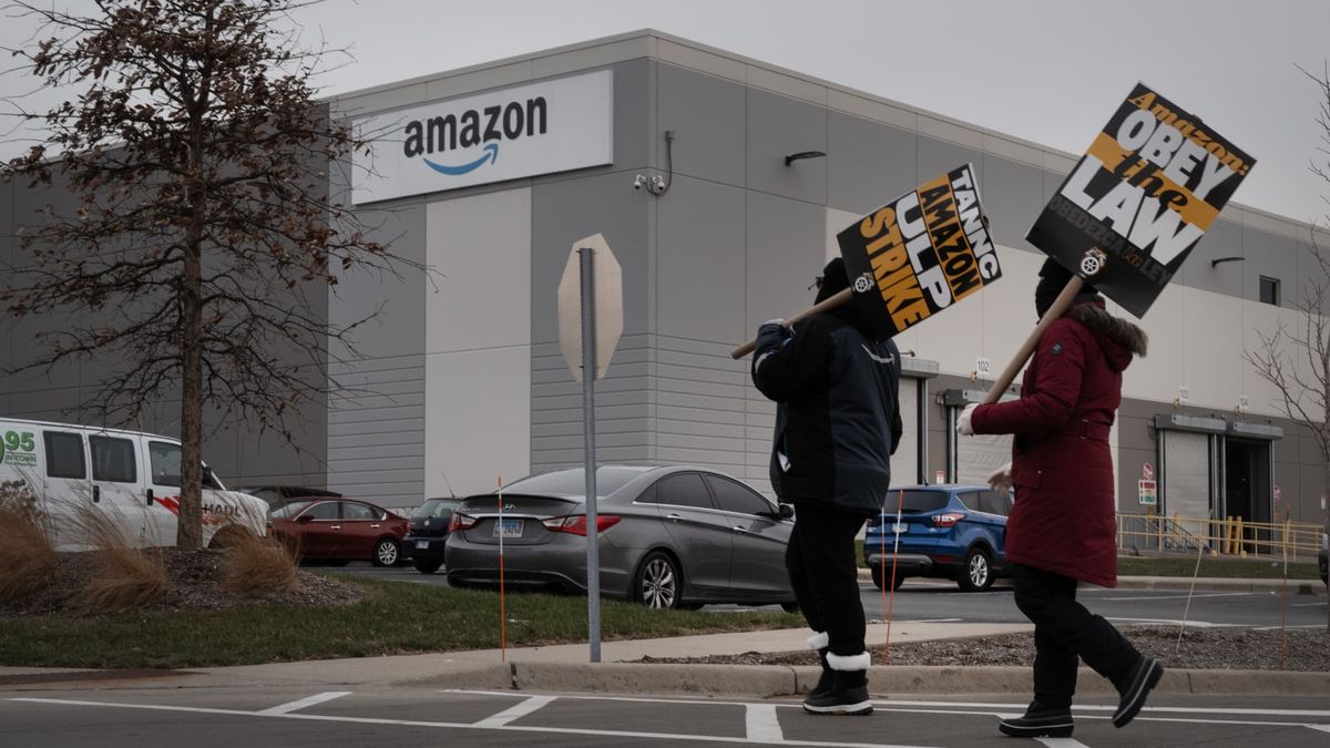 Amazon ‘anti-union propaganda,’ employee surveillance loom over labor vote at North Carolina warehouse Amazon ‘anti-union propaganda,’ employee surveillance loom over labor vote at North Carolina warehouse