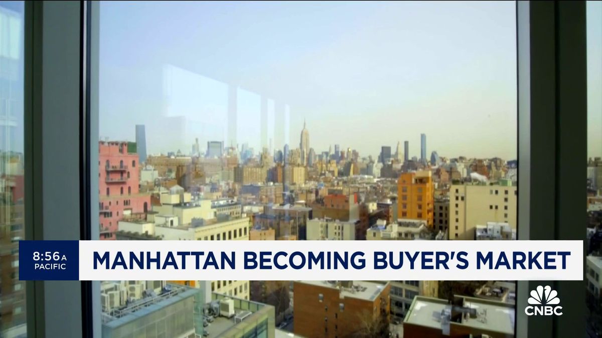 Manhattan is now a 'buyer's market' as real estate prices fall and inventory rises 1 Manhattan real estate showing signs of becoming a buyer's market
