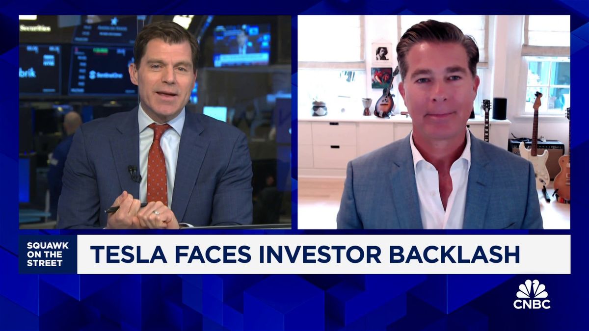 Elon Musk tells Tesla employees 'hang onto your stock,' urges vandals to 'stop being psycho' 2 Gerber Kawasaki CEO: Musk has neglected Tesla