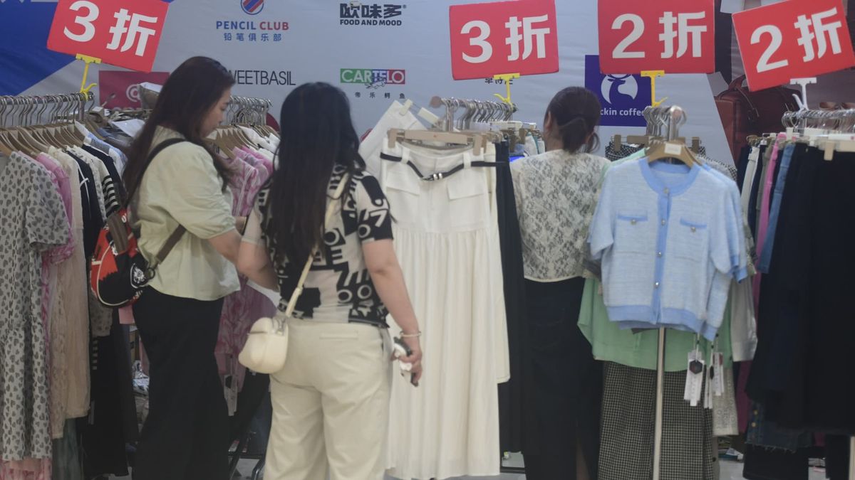 Why aren’t Chinese consumers spending enough money?
