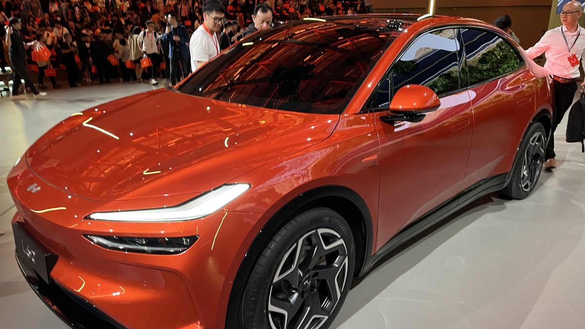 Tesla’s Chinese rival Nio cuts price for new Onvo-branded car Tesla’s Chinese rival Nio cuts price for new Onvo-branded car