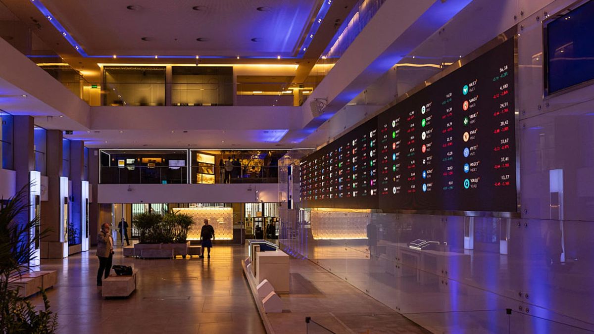 If you missed big international stock market rally in 2025, it’s not too late to start making money overseas