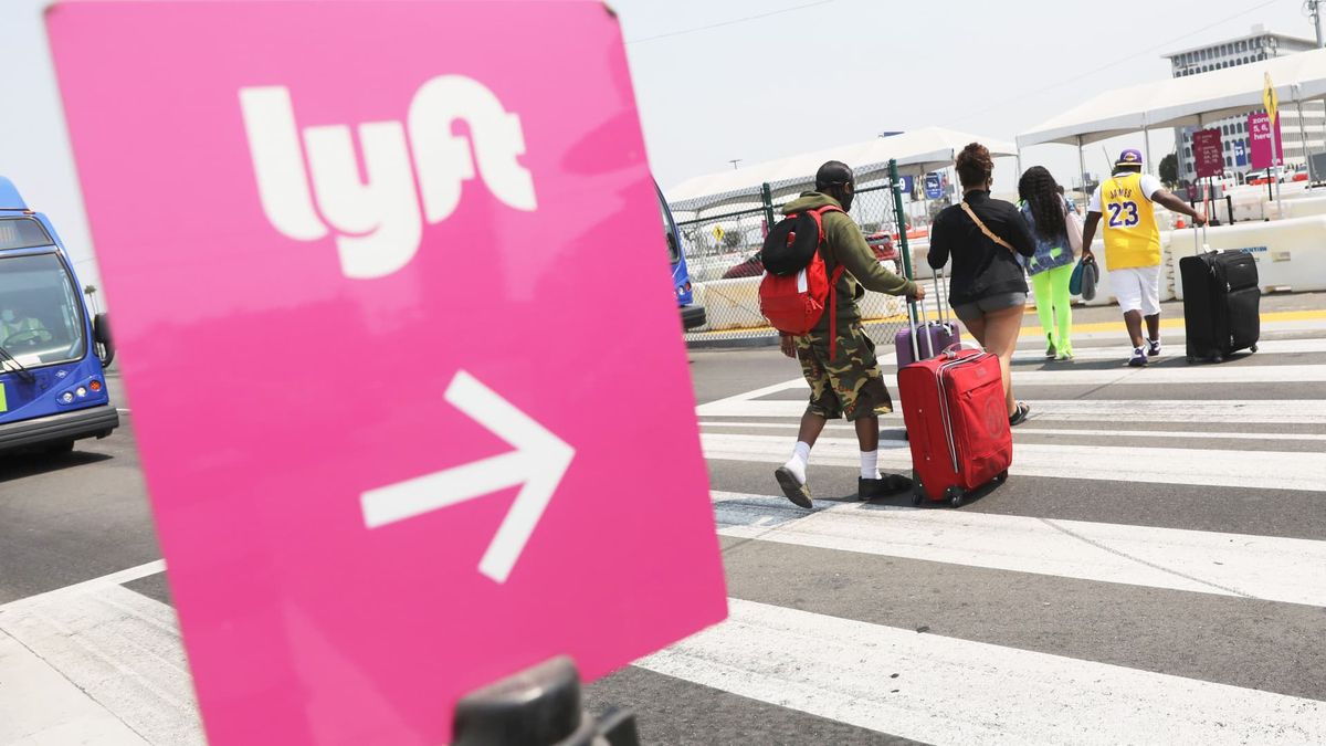 Lyft shares pull way back after CFO corrects major earnings release error