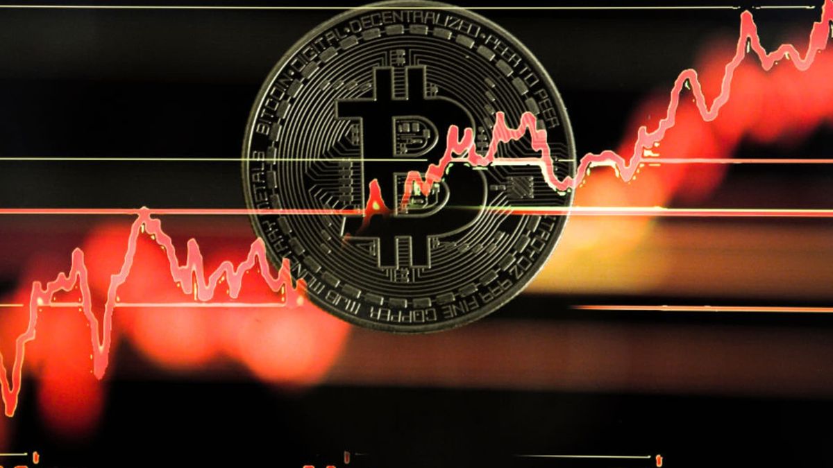 Bitcoin tops ,000 as it nears 2021 all-time high Bitcoin tops ,000 as it nears 2021 all-time high