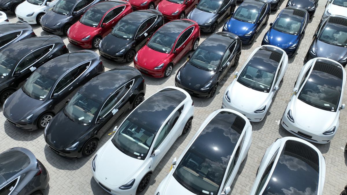 Tesla reported 435,059 deliveries for the third quarter, and production of 430,488 vehicles Tesla reported 435,059 deliveries for the third quarter, and production of 430,488 vehicles