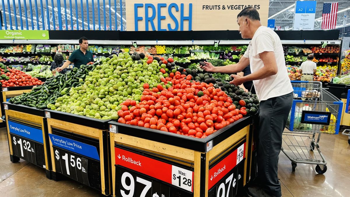 More Americans are financing groceries with buy now, pay later loans — and more are paying those bills late, survey says