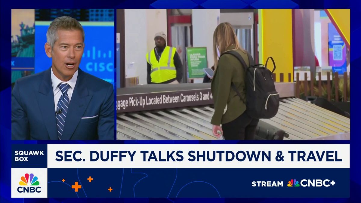 Air traffic control shortages add to U.S. flight delays, FAA says 2 Transportation Secretary: Air traffic controllers are 'stressed out' amid the government shutdown