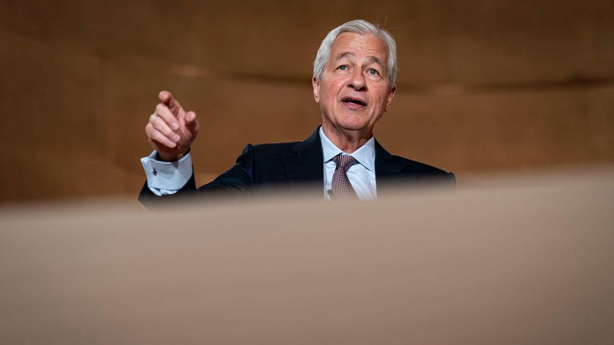 JPMorgan CEO Jamie Dimon says markets are too complacent on tariffs, expects S&P 500 earnings growth to collapse JPMorgan CEO Jamie Dimon says markets are too complacent on tariffs, expects S&P 500 earnings growth to collapse