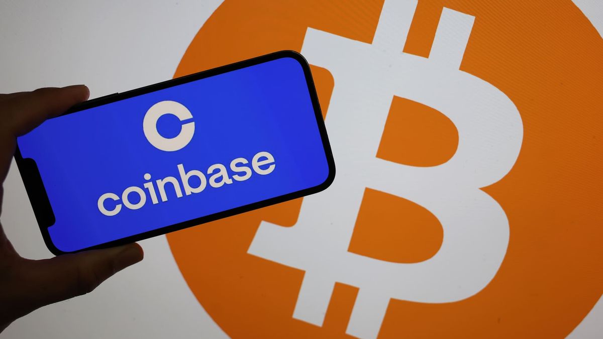 Coinbase, Robinhood shares are lower despite bitcoin ETF approval Coinbase, Robinhood shares are lower despite bitcoin ETF approval
