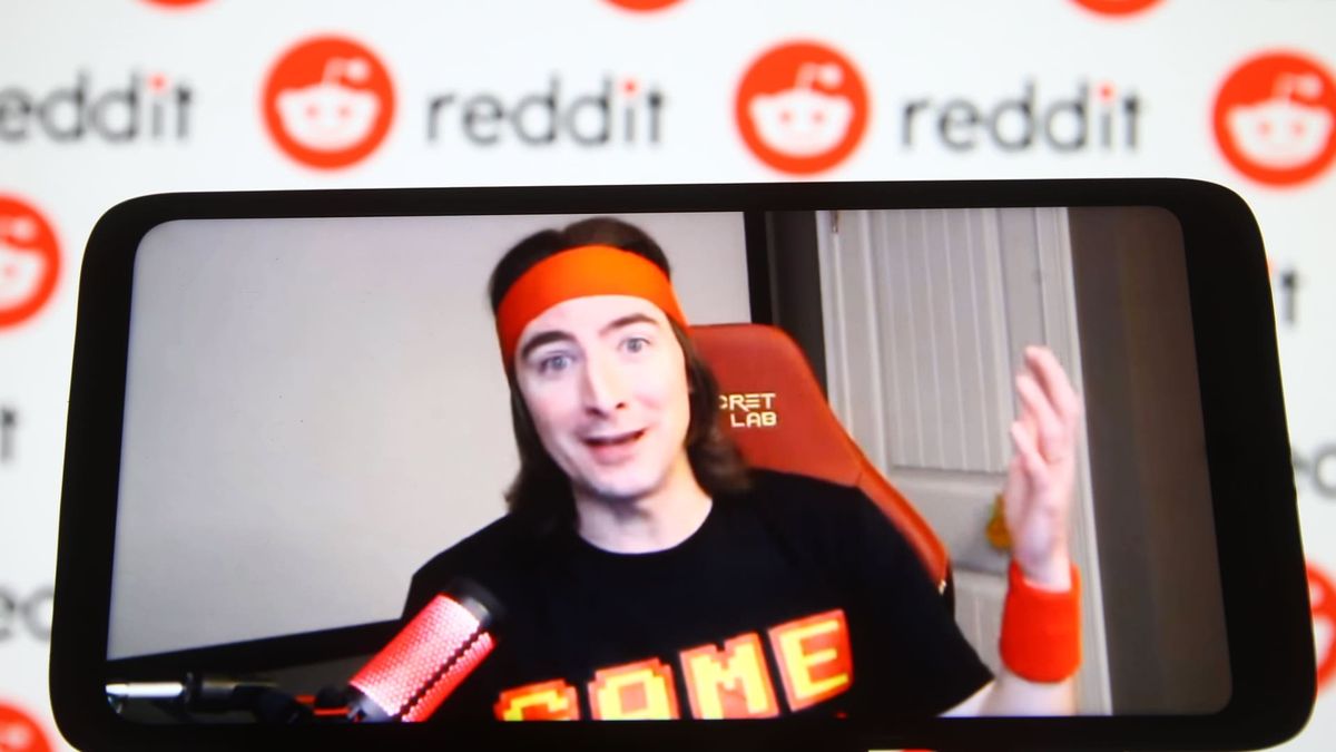 E-Trade is debating whether to ban meme stock star Keith Gill from its platform, WSJ reports E-Trade is debating whether to ban meme stock star Keith Gill from its platform, WSJ reports