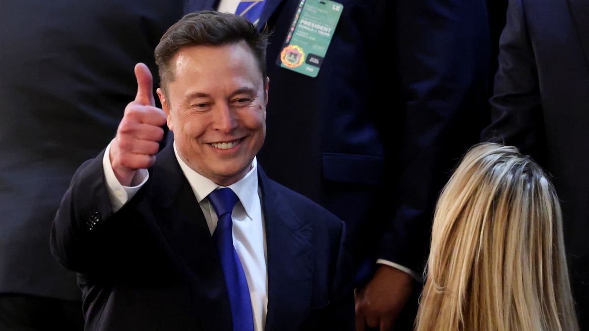 Elon Musk becomes world’s first trillionaire as SpaceX begins trading on the Nasdaq Elon Musk becomes world’s first trillionaire as SpaceX begins trading on the Nasdaq