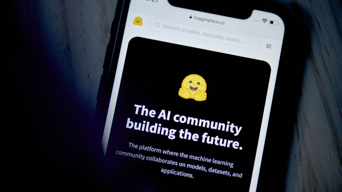 Google, Amazon, Nvidia and other tech giants invest in AI startup Hugging Face, sending its valuation to .5 billion