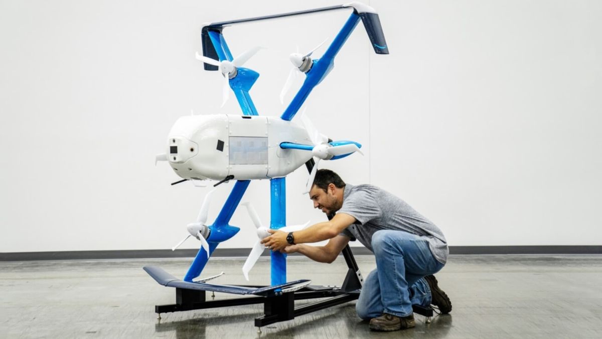 Amazon resumes drone deliveries after two-month pause Amazon resumes drone deliveries after two-month pause