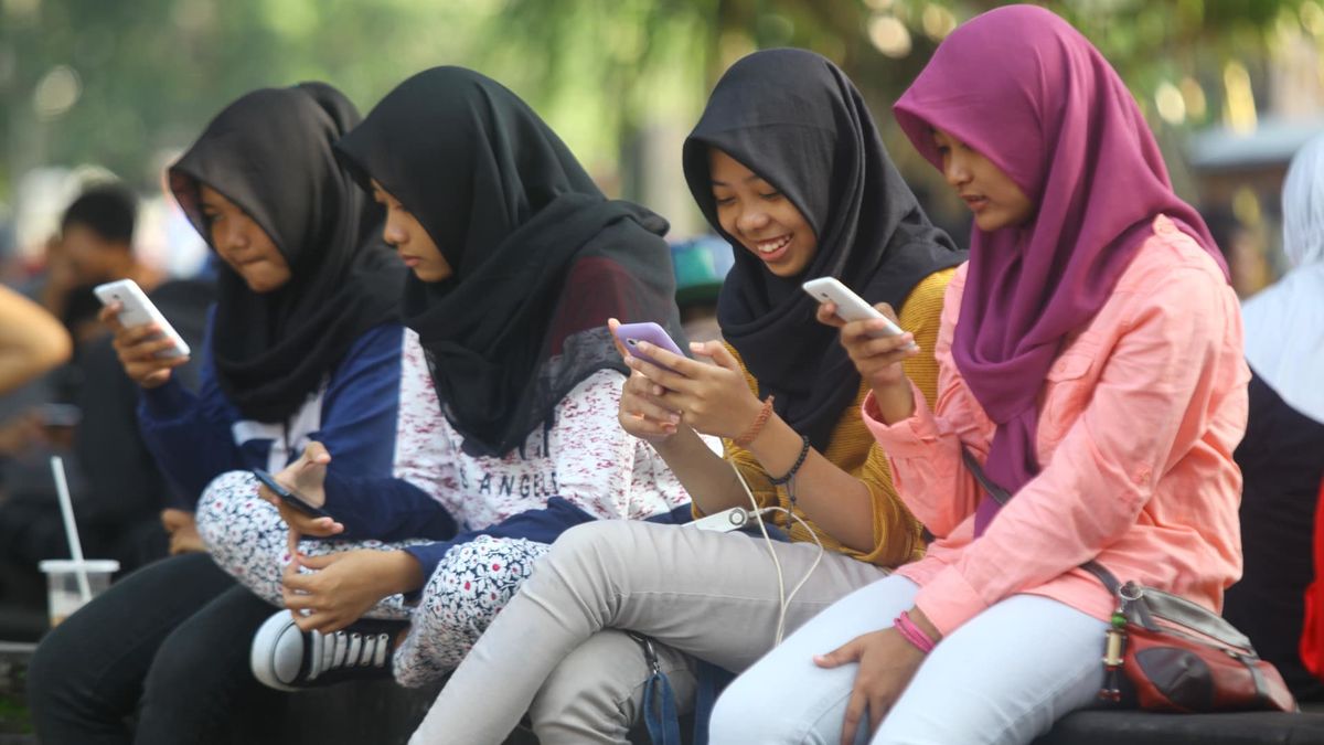 Southeast Asia’s smartphone market is booming so far this year as China remains sluggish, research says Southeast Asia’s smartphone market is booming so far this year as China remains sluggish, research says