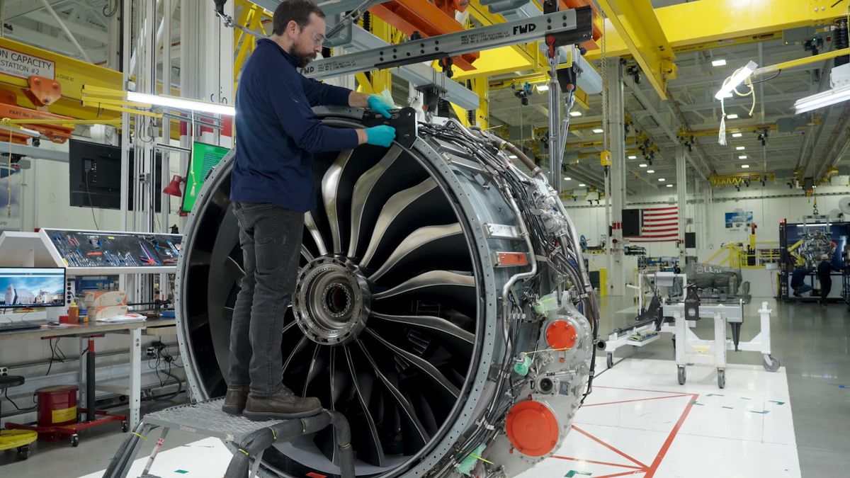 Trump wants to bring manufacturing jobs back. The aviation industry can't hire fast enough 1 Why A Shortage Of Airplane Mechanics Is Aviation's Next Challenge