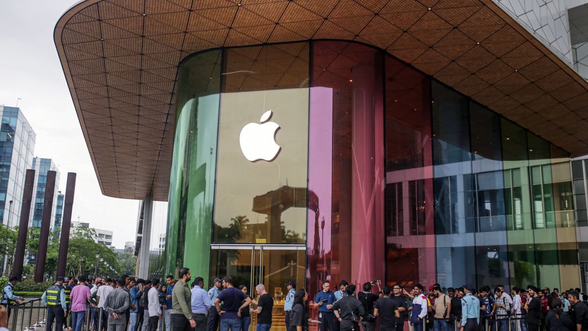 Apple is challenging India’s antitrust body over a potential  billion fine