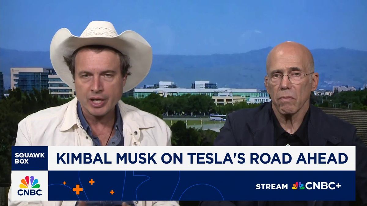 Kimbal Musk on Elon's Tesla pay package: 'My brother deserves to be paid' 1 Kimbal Musk on Elon’s Tesla pay package: My brother deserves to be paid