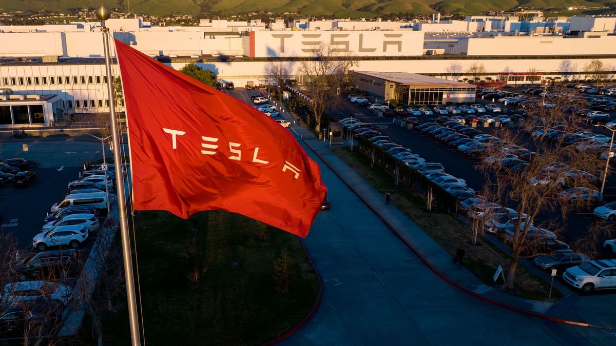 Tesla raising factory worker pay in U.S. following UAW victories in Detroit
