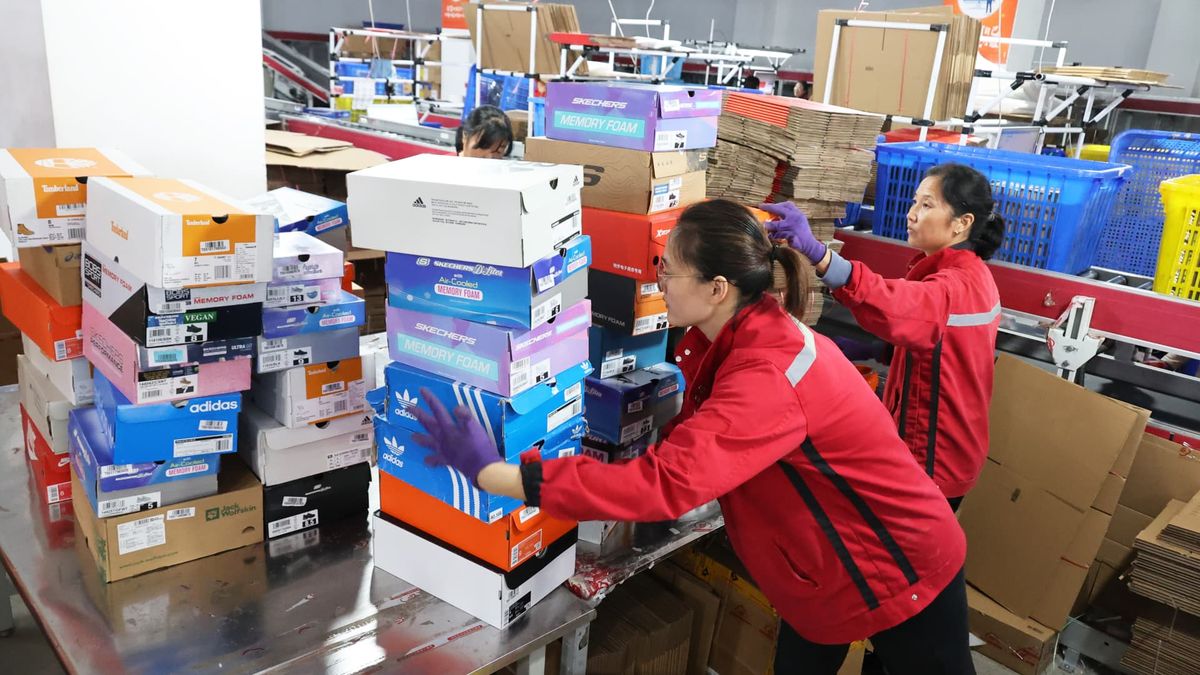 China’s Singles Day shopping festival is more than halfway over. Here’s how consumers are spending