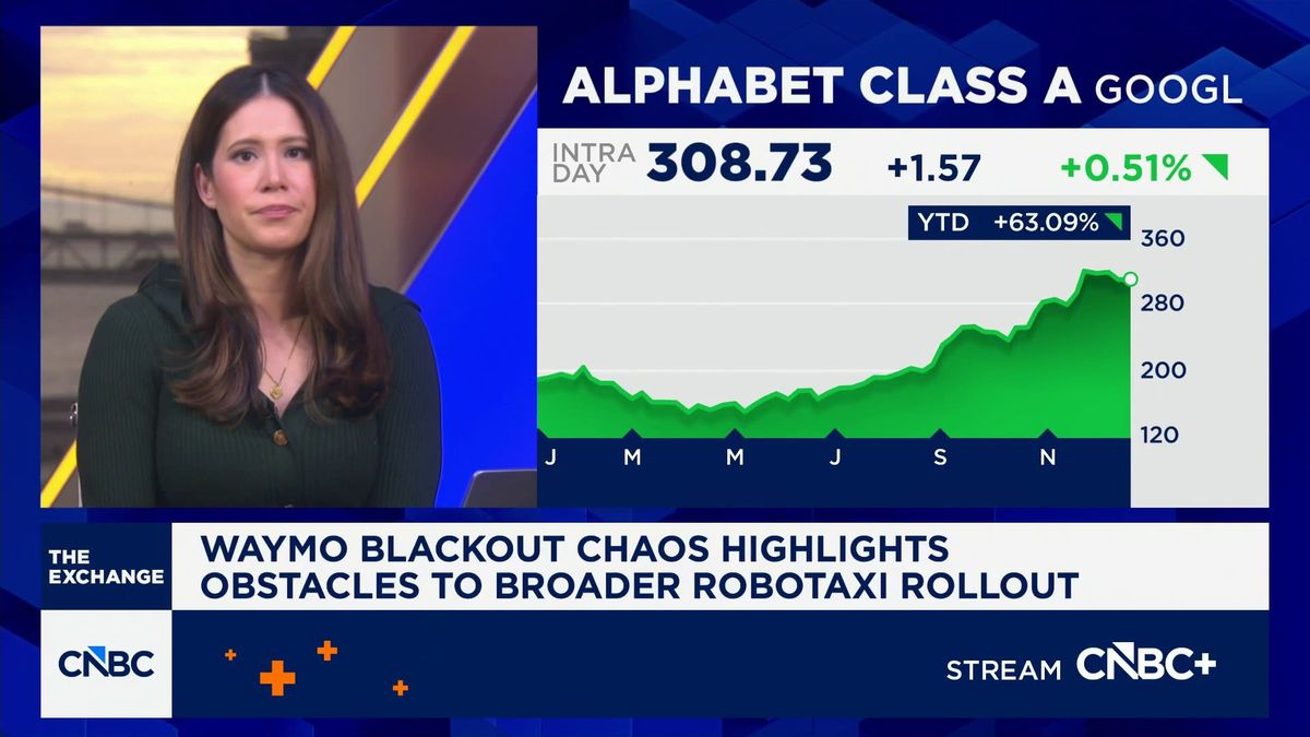 Waymo will update driverless fleet after San Francisco blackout to improve navigation during outages 1 Waymo service resumes after errors cause issues in San Francisco