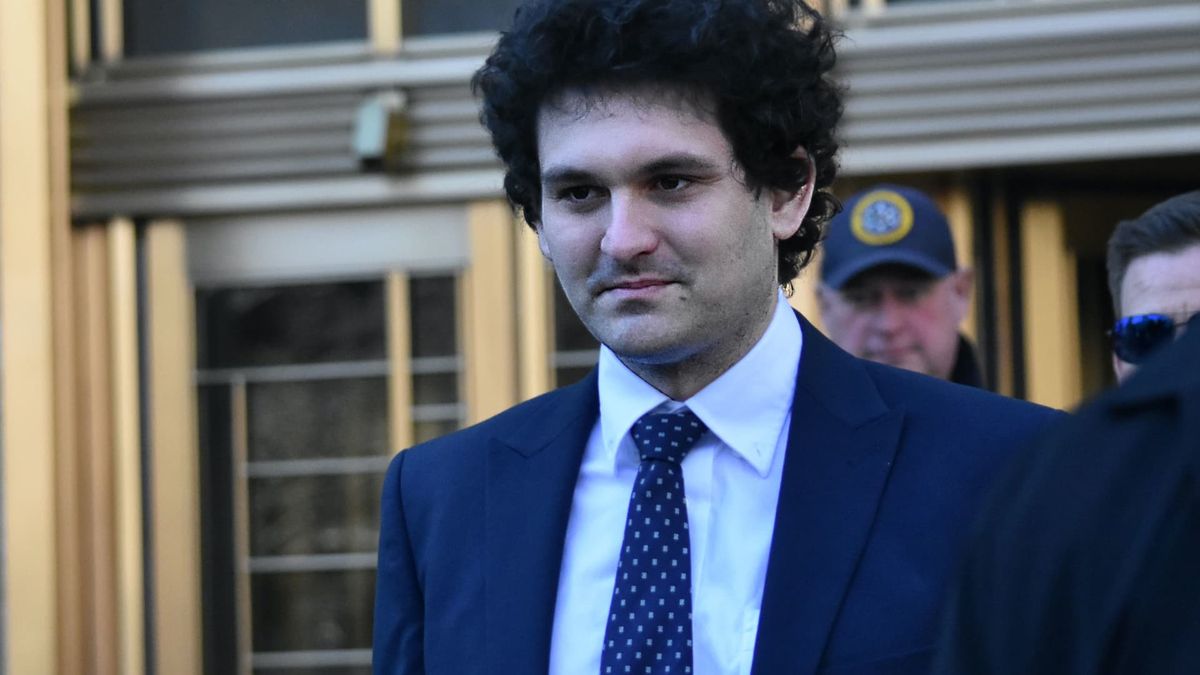 Sam Bankman-Fried blames top lieutenants for FTX troubles in second day of testimony in criminal trial