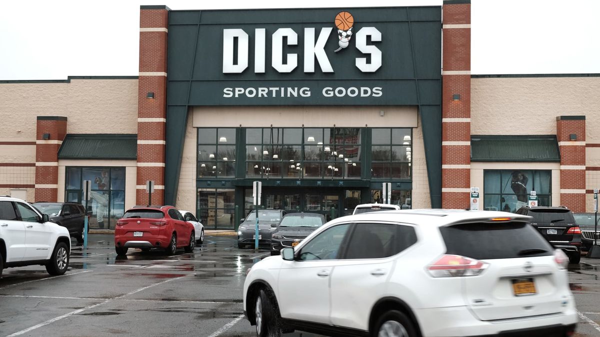Stocks making the biggest moves premarket: Dick’s Sporting Goods, Fabrinet, Macy’s, AppLovin and more Stocks making the biggest moves premarket: Dick’s Sporting Goods, Fabrinet, Macy’s, AppLovin and more