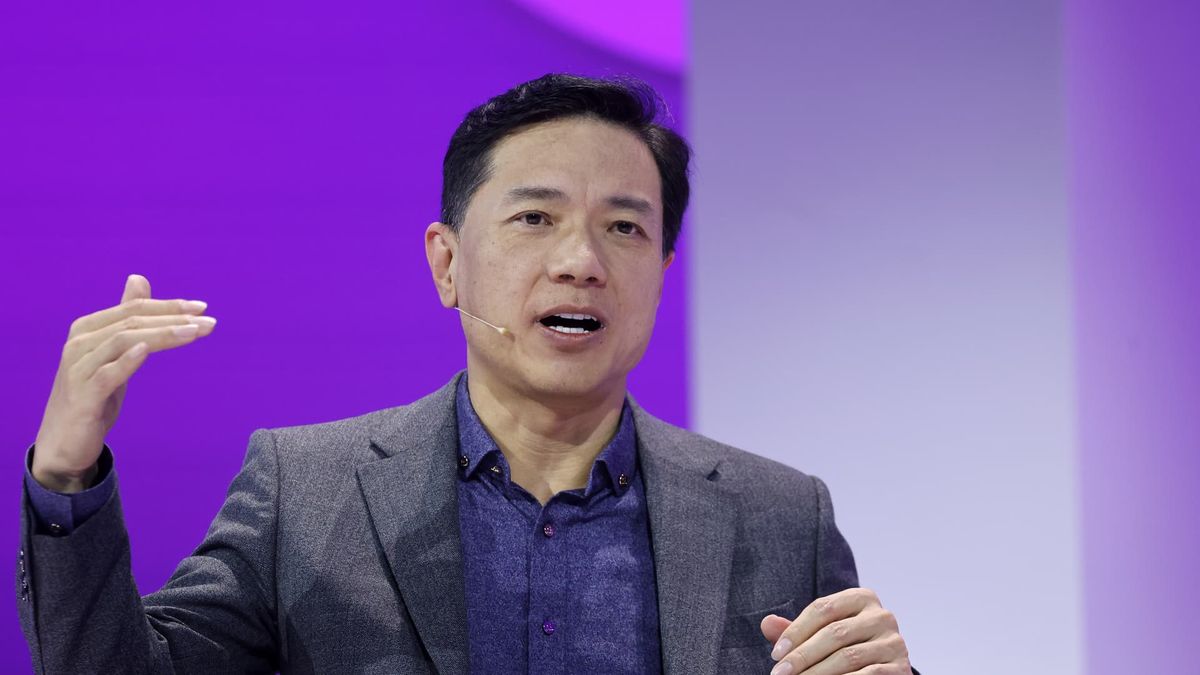 Elon Musk predicts smarter-than-humans AI in 2 years. The CEO of China’s Baidu says it’s 10 years away Elon Musk predicts smarter-than-humans AI in 2 years. The CEO of China’s Baidu says it’s 10 years away