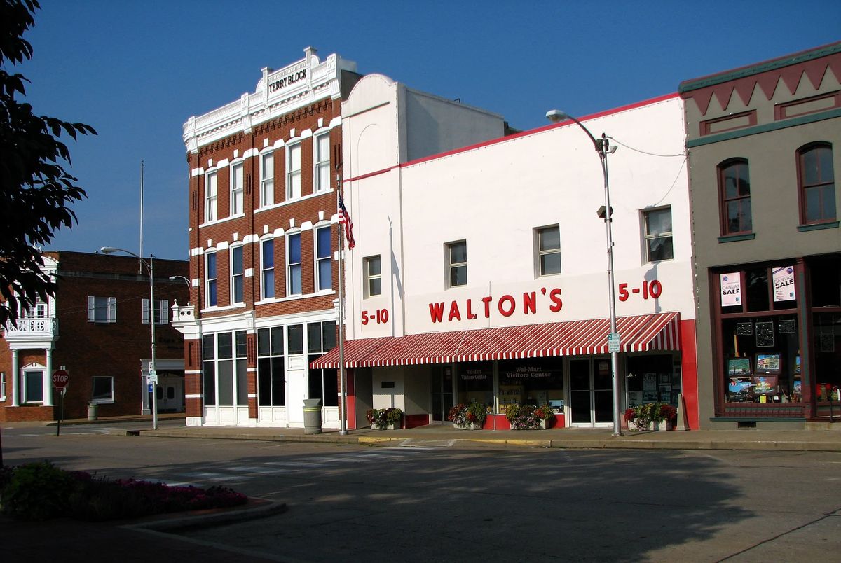 Craft cocktails, mountain bikes and art: Walmart's hometown is booming, and getting more expensive 1 How Walmart turned Bentonville, Arkansas into a boomtown