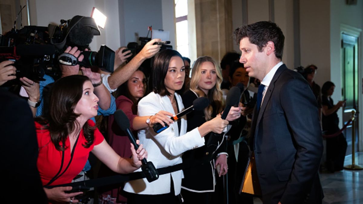 The techno-optimists and doomsdayers inside Silicon Valley’s most dangerous AI debate The techno-optimists and doomsdayers inside Silicon Valley’s most dangerous AI debate