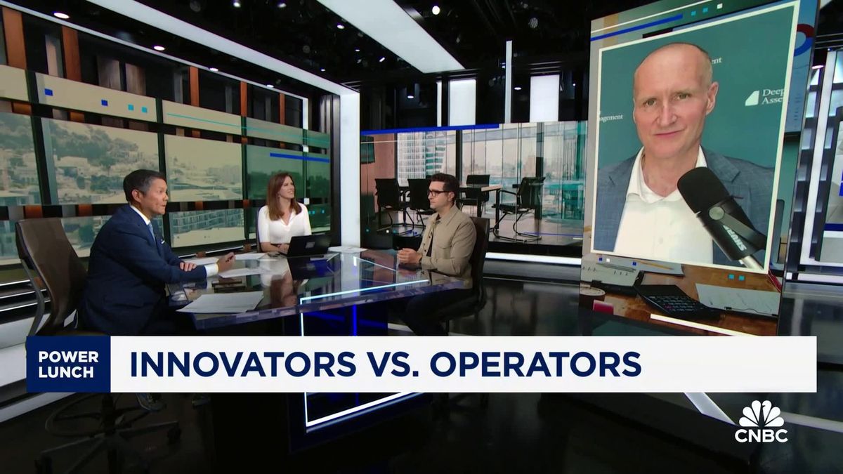 Zuckerberg's metaverse is finally showing signs of life, but it's not from VR 2 Meta has more innovation momentum than Apple, says Deepwater's Gene Munster