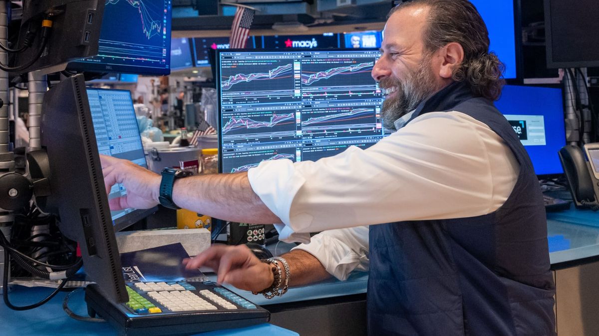 CNBC Daily Open: Thanksgiving cheer comes a day early for U.S. markets