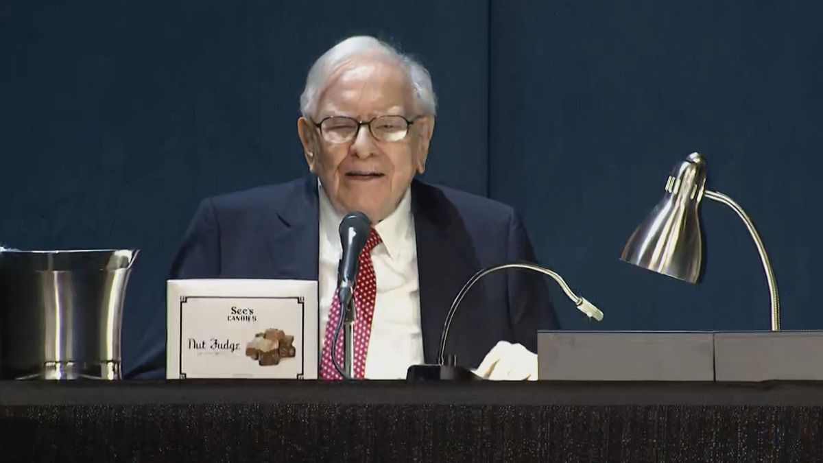 Warren Buffett gives away another .3 billion, says his children will manage his estate