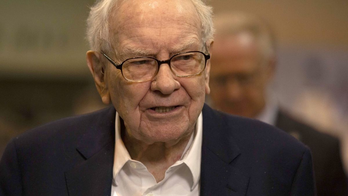 Berkshire cuts Apple investment by about 13%, Buffett hints that it’s for tax reasons Berkshire cuts Apple investment by about 13%, Buffett hints that it’s for tax reasons