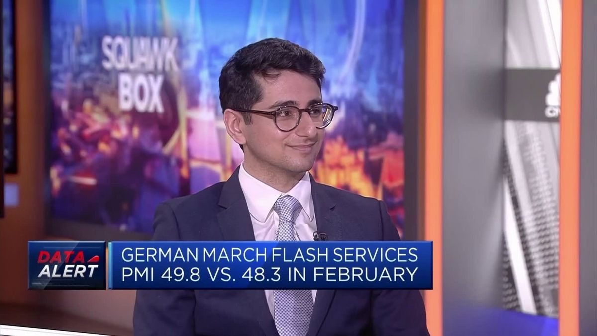 Immigration is boosting the U.S. economy and has been 'really underestimated,' says JPMorgan research head 2 Vanguard economist says Fed to keep interest rates on hold for the rest of the year