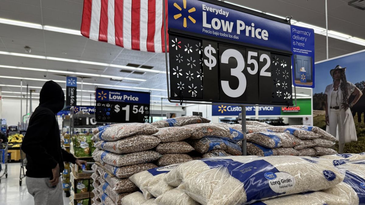 Walmart’s former U.S. CEO Bill Simon thinks retailer can easily absorb tariff costs, criticizes its ‘doom and gloom’ commentary Walmart’s former U.S. CEO Bill Simon thinks retailer can easily absorb tariff costs, criticizes its ‘doom and gloom’ commentary
