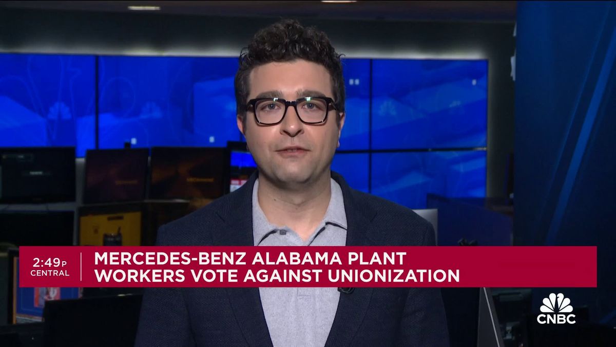 Mercedes-Benz workers in Alabama vote against UAW union membership 1 Mercedes-Benz Alabama plant votes against unionization