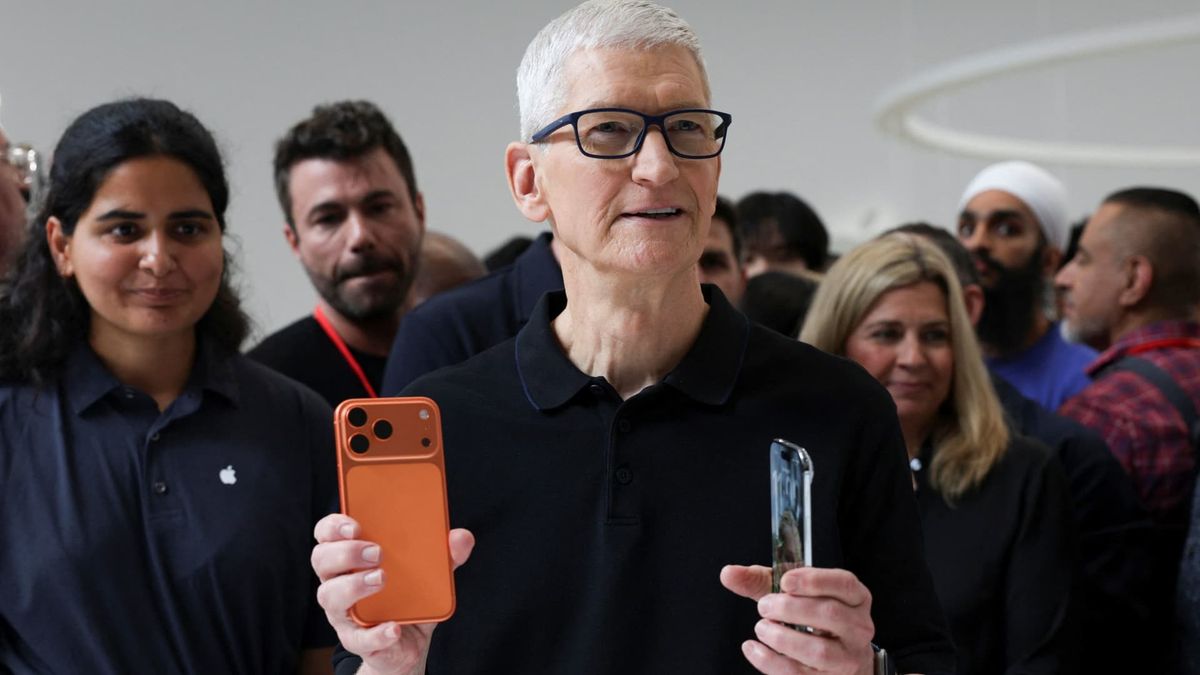 Apple CEO Tim Cook says iPhone price hikes are not tied to tariffs Apple CEO Tim Cook says iPhone price hikes are not tied to tariffs