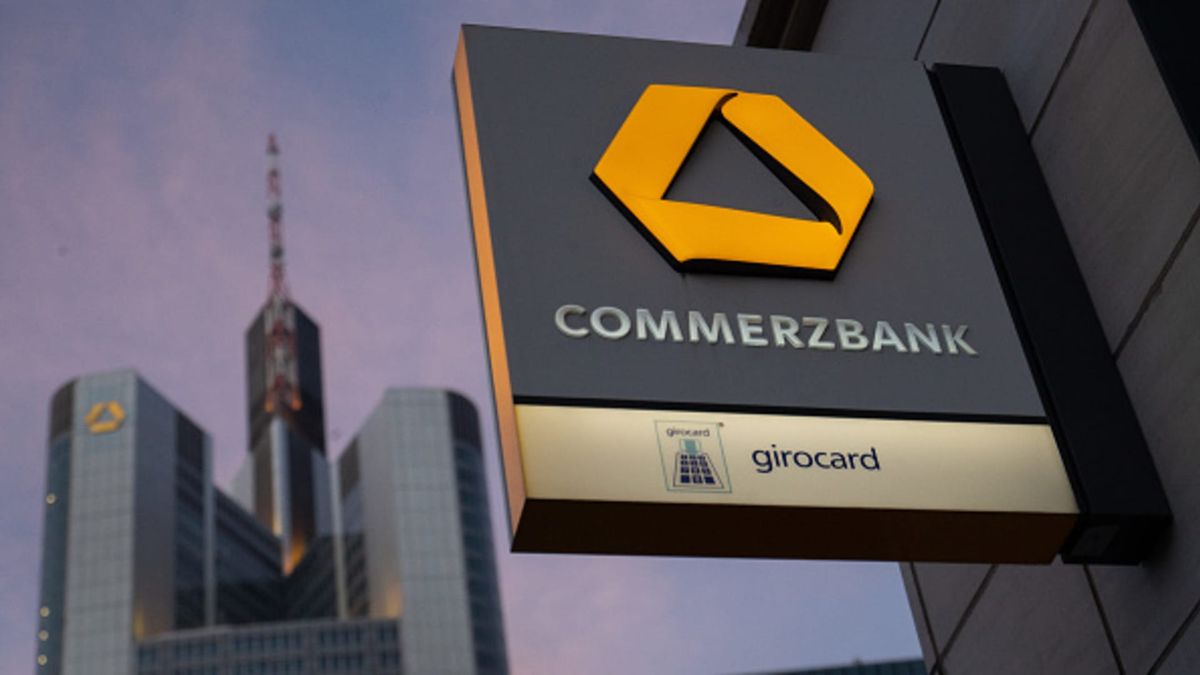 Commerzbank posts 20% hike in annual profit and launches new share buyback as it wards off UniCredit