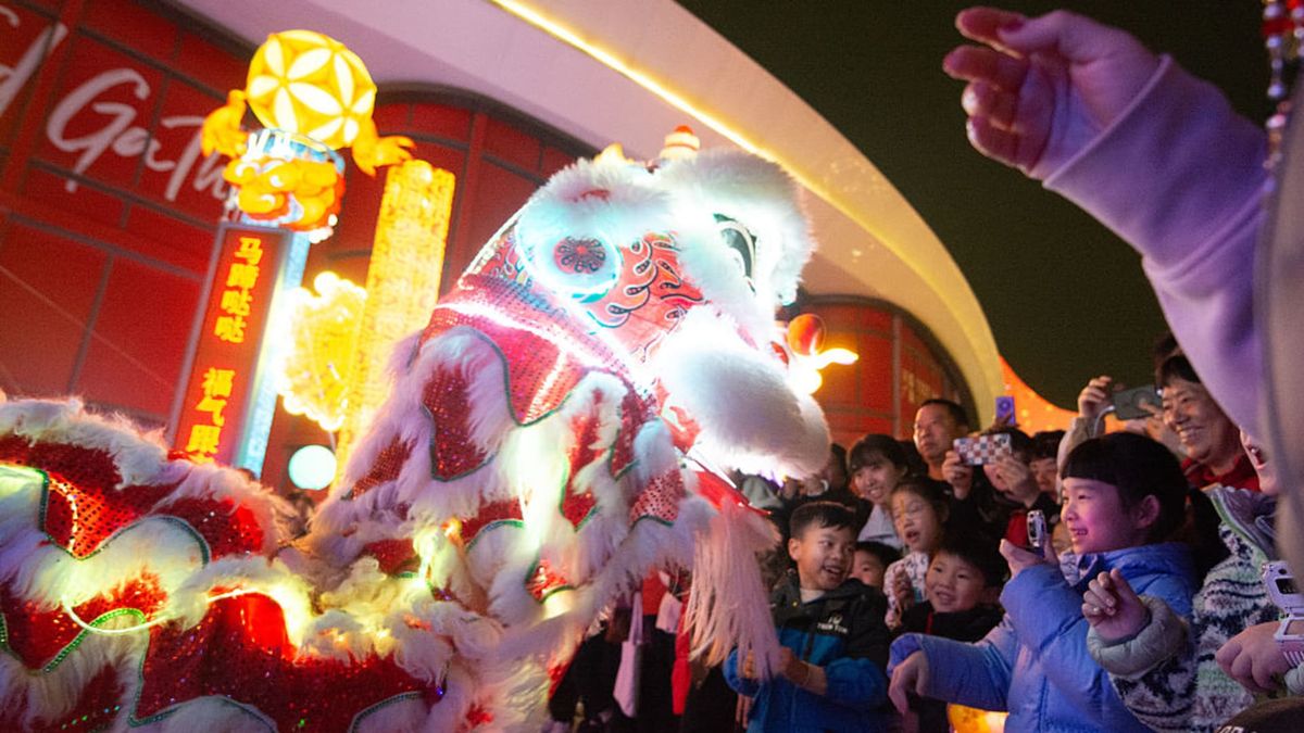China’s tech titans are giving away money and cars in ‘The Lunar New Year AI War’ China’s tech titans are giving away money and cars in ‘The Lunar New Year AI War’