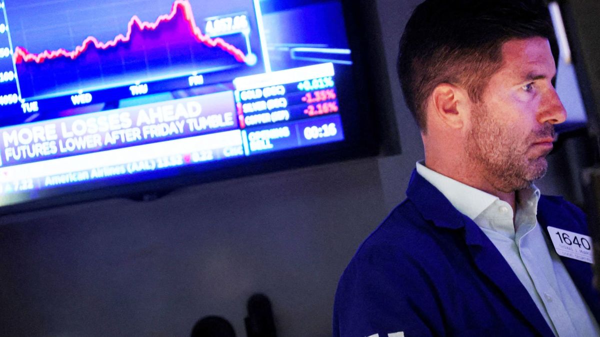 Oil plunge, tech collapse and Fed cuts? Strategist shares possible 2023 market ‘surprises’ Oil plunge, tech collapse and Fed cuts? Strategist shares possible 2023 market ‘surprises’
