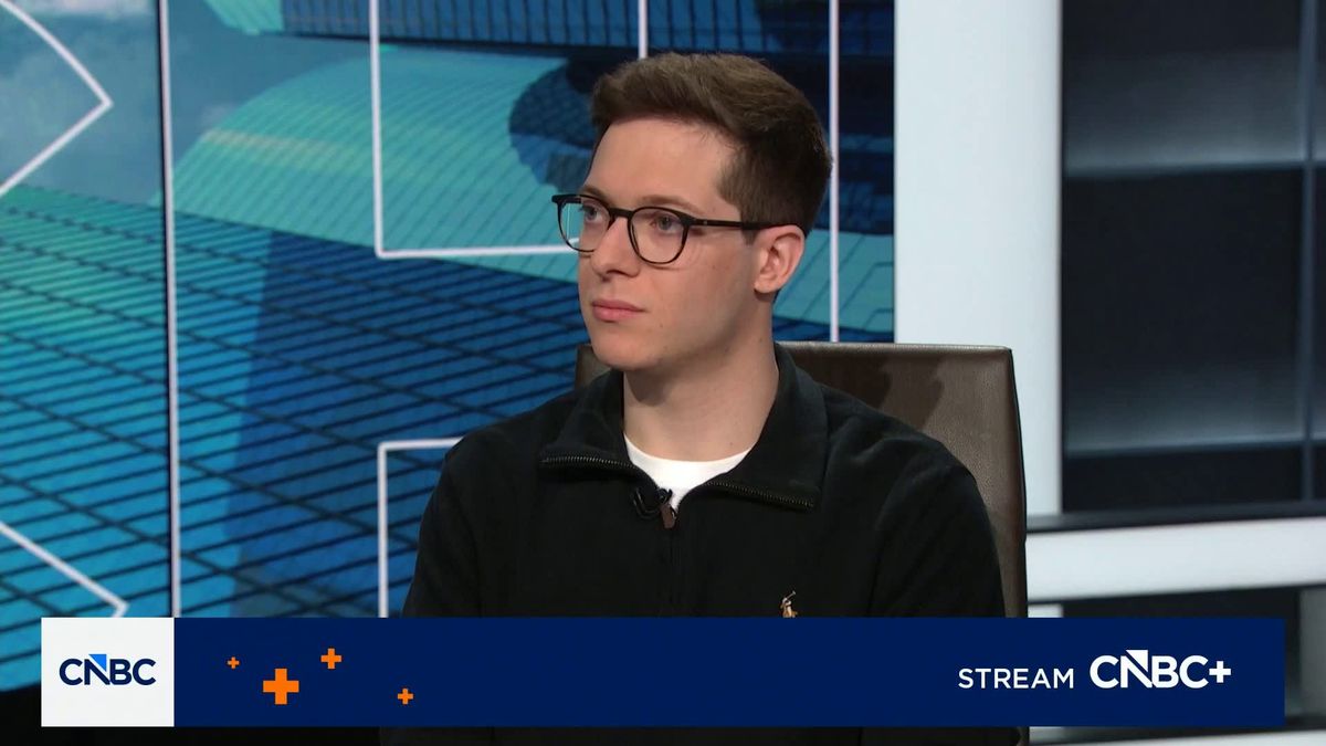 Investor Matt Shumer says viral essay wasn't meant to scare people 1 Everyone needs to think about what AI disruption means to them, Shumer Capital's Matt Shumer