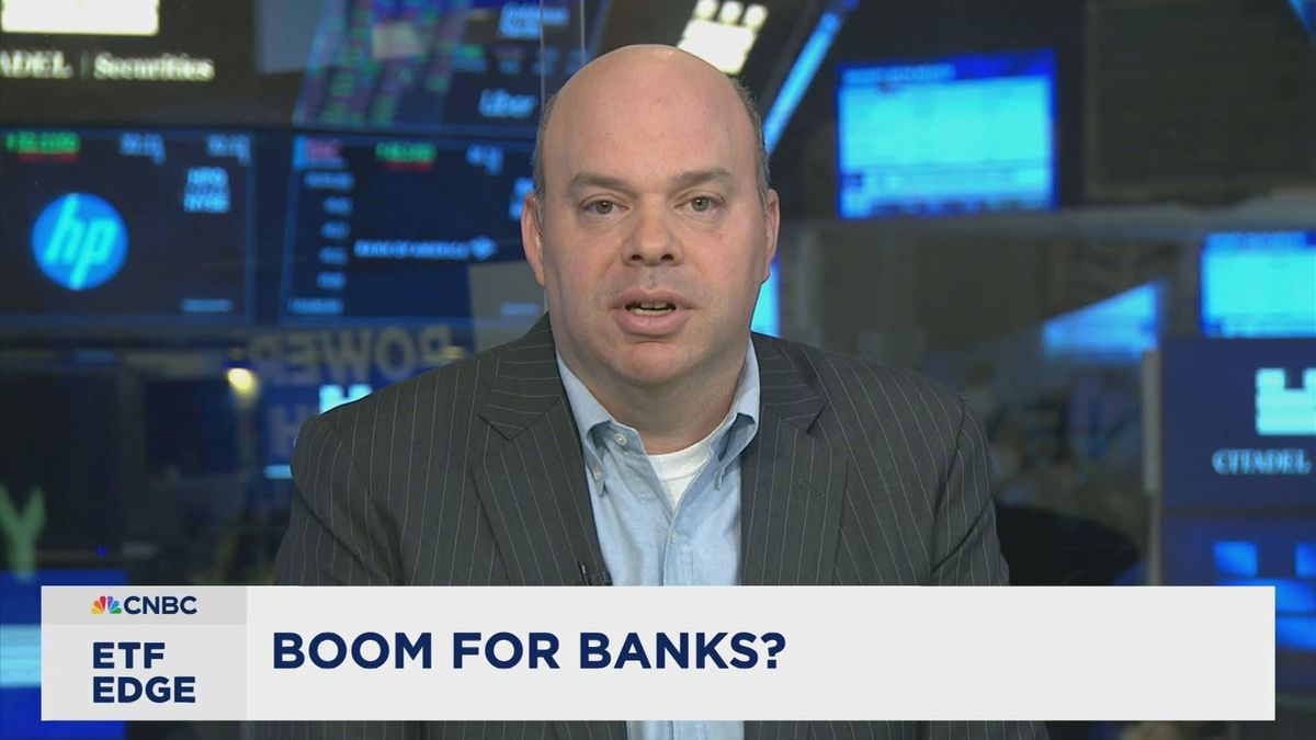 Trump 2.0 may create powerful tailwinds for two vastly different groups: big banks and small caps 1 What big banks and small caps have in common right now