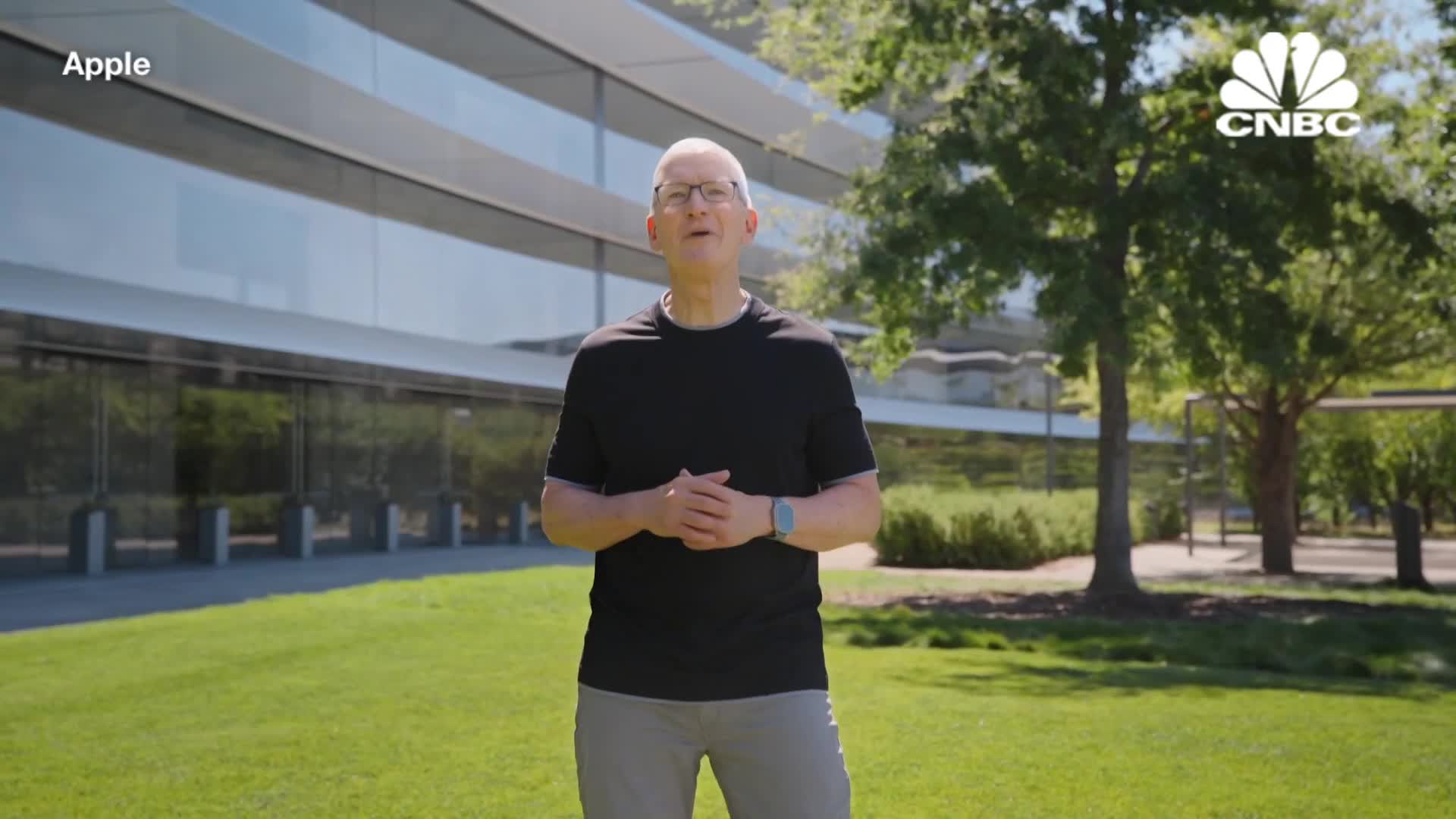 VR market keeps shrinking even as Meta pours billions of dollars a quarter into metaverse 1 Apple CEO Tim Cook: We're excited about what we're seeing from Vision Pro developer labs