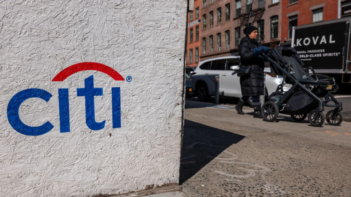 Citi fined  million by British regulators over fat-finger trading and control errors