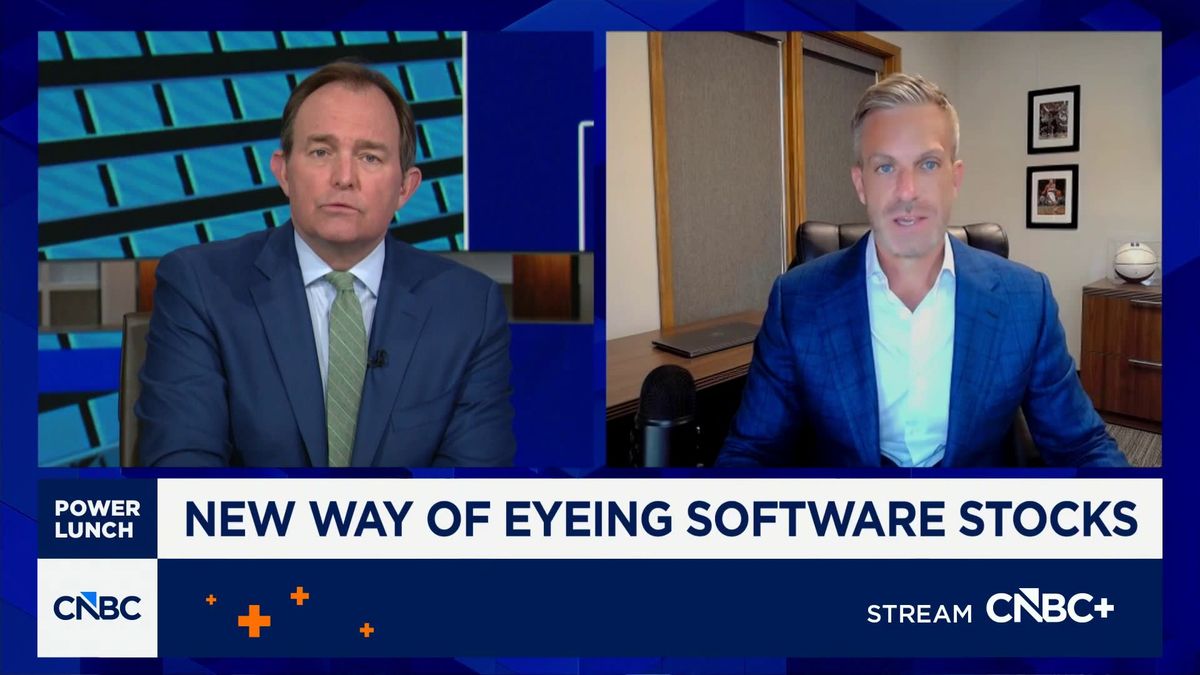 Microsoft plans first-ever voluntary employee buyout for up to 7% of U.S. workforce 1 Microsoft and CrowdStrike are favorites in the software space, says Powers Advisory's Matt Powers