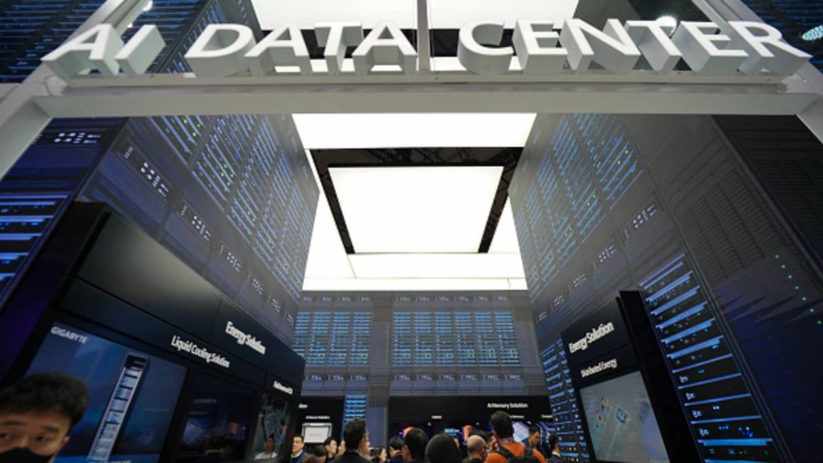 Telcos race to transition from ‘dumb pipes’ to tech players with help from AI Telcos race to transition from ‘dumb pipes’ to tech players with help from AI