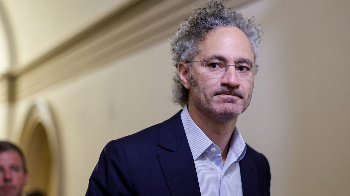 Palantir CEO Karp twice slams short sellers as stock suffers worst week since April Palantir CEO Karp twice slams short sellers as stock suffers worst week since April