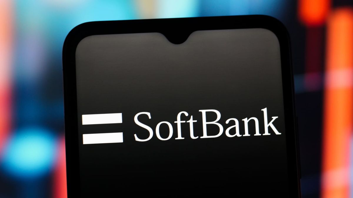 SoftBank shares plunge over 11% amid broader tech sell-off SoftBank shares plunge over 11% amid broader tech sell-off